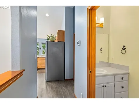 6951 Glacier Drive Springfield OR 97478