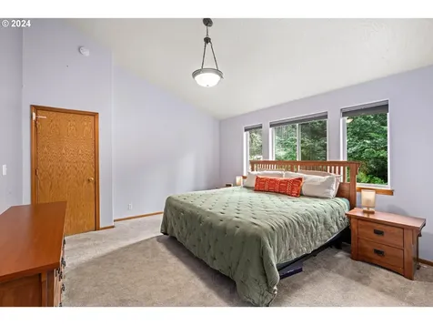 6951 Glacier Drive Springfield OR 97478