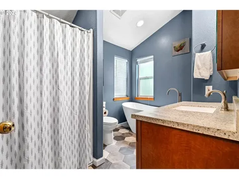 6951 Glacier Drive Springfield OR 97478