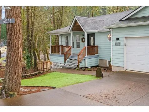6951 Glacier Drive Springfield OR 97478