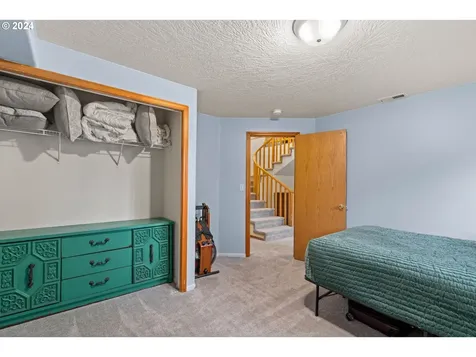 6951 Glacier Drive Springfield OR 97478