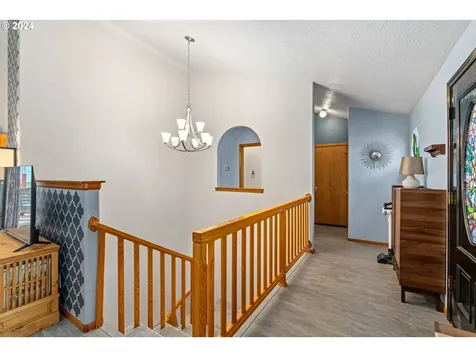 6951 Glacier Drive Springfield OR 97478