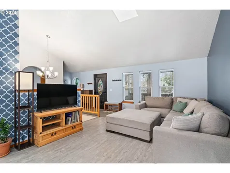 6951 Glacier Drive Springfield OR 97478
