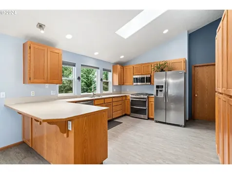 6951 Glacier Drive Springfield OR 97478