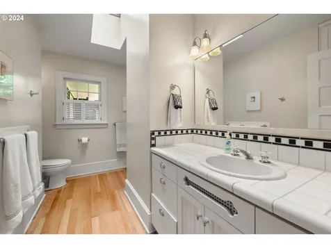 7000 Sw 78th Avenue Portland OR 97223