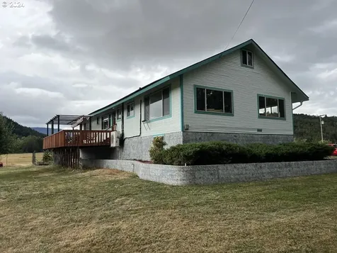 512 Cole Road Oakland OR 97462