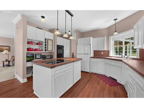 33482 Molitor Ranch Road Cottage Grove OR 97424