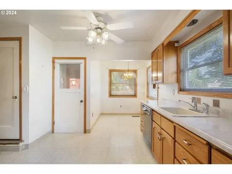 7021 N Buchanan Avenue Portland OR 97203