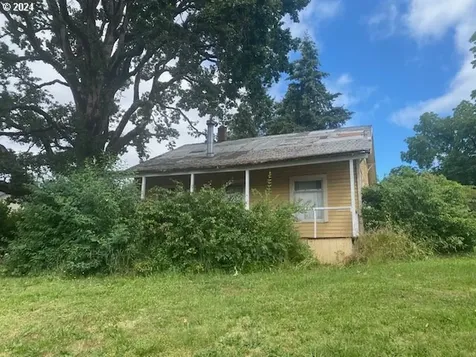 152 W 15th Street La Center WA 98629