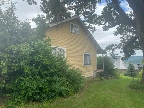152 W 15th Street La Center WA 98629