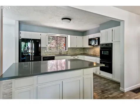 15002 Ne Davis Court Portland OR 97230