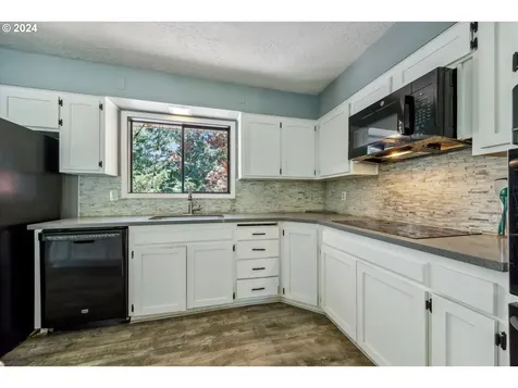 15002 Ne Davis Court Portland OR 97230