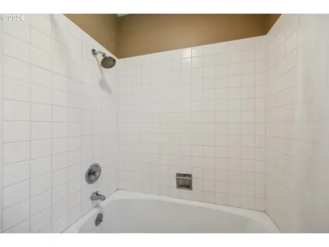 15002 Ne Davis Court Portland OR 97230