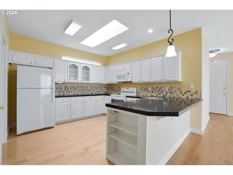 7575 SW Lowrie Lane Wilsonville OR 97070