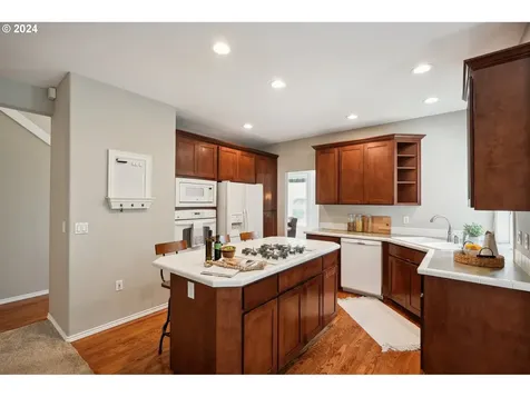 9267 Sw 83rd Place Portland OR 97223