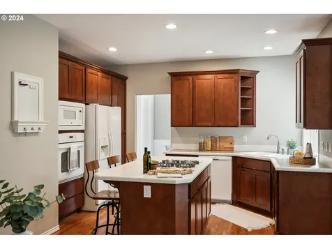 9267 Sw 83rd Place Portland OR 97223