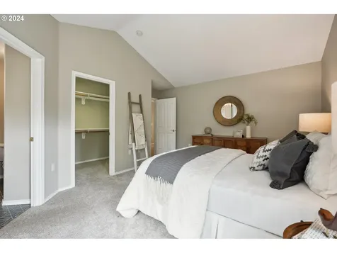 9267 Sw 83rd Place Portland OR 97223