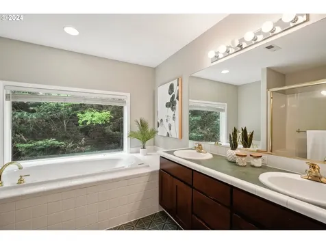 9267 Sw 83rd Place Portland OR 97223