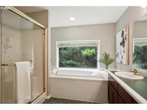 9267 Sw 83rd Place Portland OR 97223