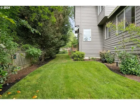 9267 Sw 83rd Place Portland OR 97223