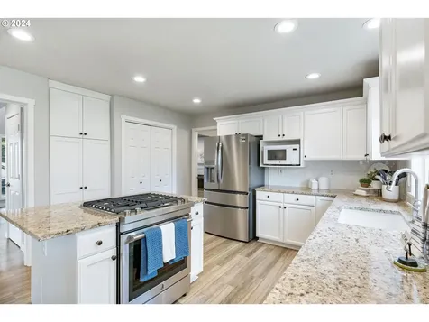 3003 Nw 124th Street Vancouver WA 98685