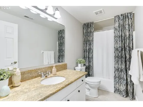 3003 Nw 124th Street Vancouver WA 98685