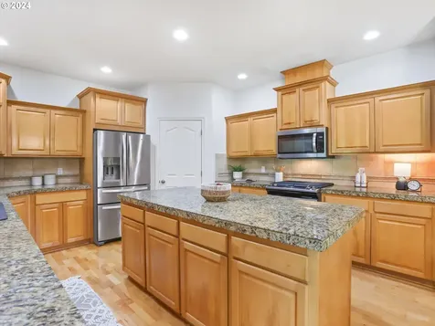 15021 Emerson Court Oregon City OR 97045