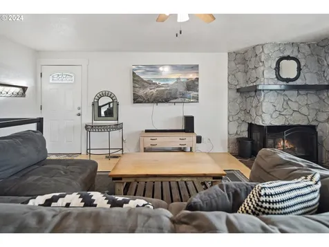 405 S 2nd Street Oregon City OR 97045