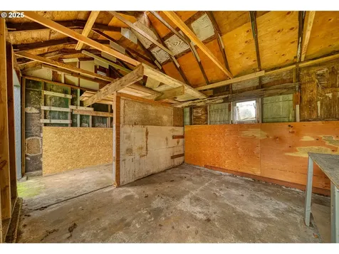 52564 North Road Scappoose OR 97056