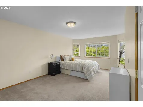 5684 Nw Skycrest Parkway Portland OR 97229