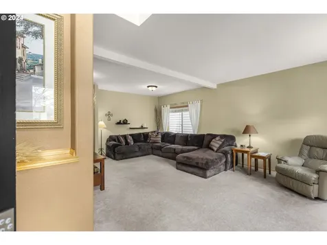 5684 Nw Skycrest Parkway Portland OR 97229