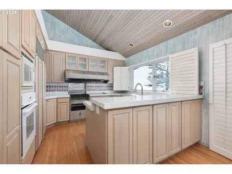 242 Sea Crest Way Otter Rock OR 97369