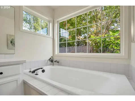 16605 NW Dublin Court Portland OR 97229
