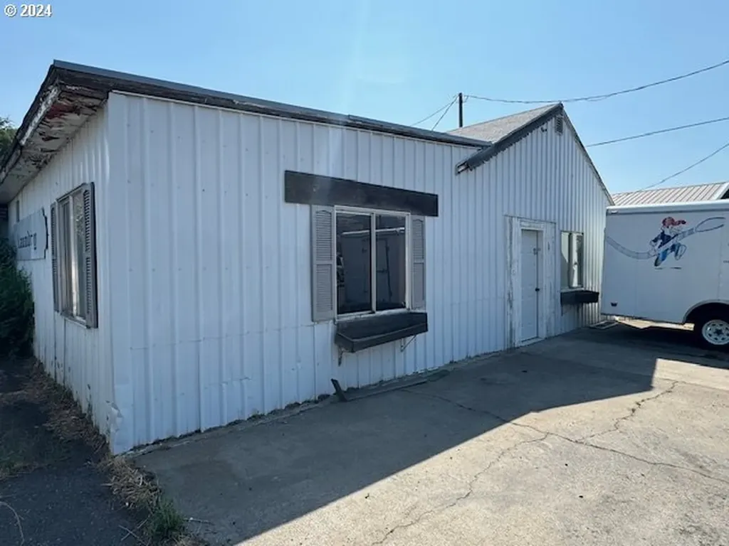1605 N Cherry Street La Grande OR 97850