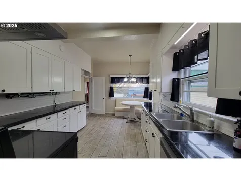 523 SE Rice Avenue Roseburg OR 97470