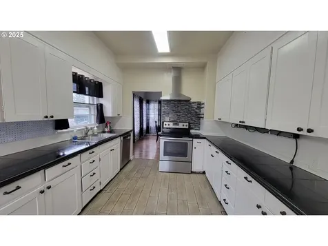 523 SE Rice Avenue Roseburg OR 97470