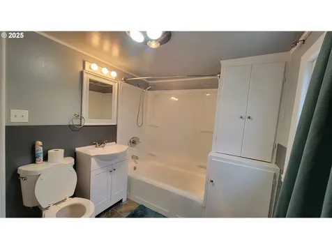 523 SE Rice Avenue Roseburg OR 97470