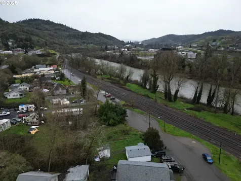 523 SE Rice Avenue Roseburg OR 97470
