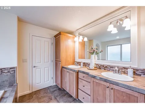 16598 NW Canton Street Portland OR 97229