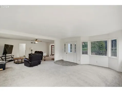 140 Evergreen Road Kelso WA 98626