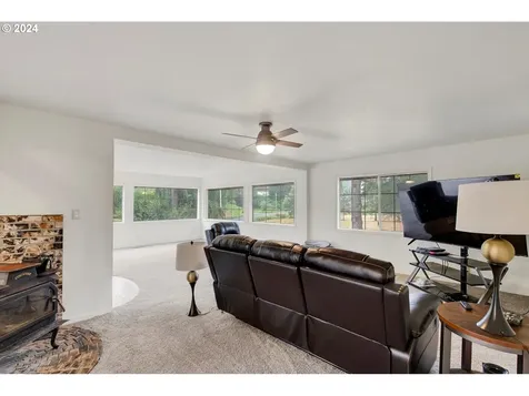 140 Evergreen Road Kelso WA 98626