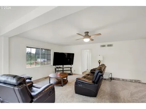 140 Evergreen Road Kelso WA 98626