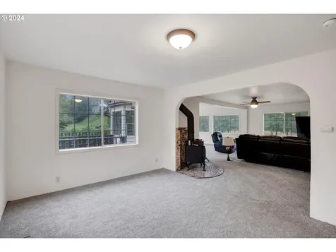 140 Evergreen Road Kelso WA 98626