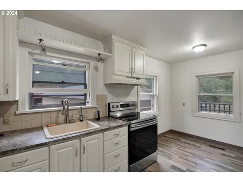 140 Evergreen Road Kelso WA 98626