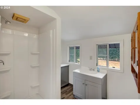 140 Evergreen Road Kelso WA 98626