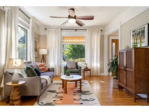 6526 Ne Mallory Avenue Portland OR 97211