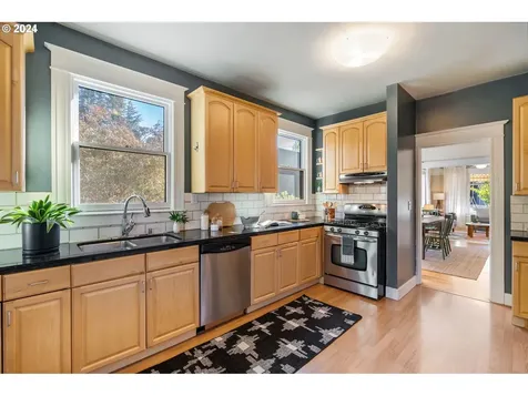 6526 Ne Mallory Avenue Portland OR 97211