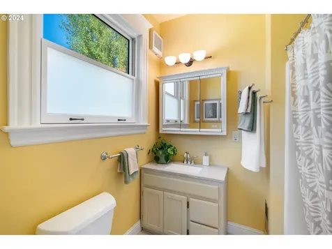 6526 Ne Mallory Avenue Portland OR 97211