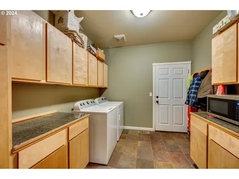 139 Spencer Creek Road Kalama WA 98625