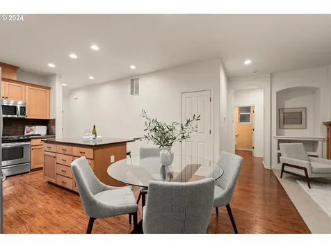 9492 NW Harvest Hill Drive Portland OR 97229